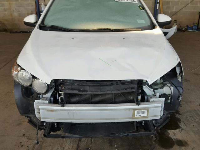 1G1JA5SHXC4185536 - 2012 CHEVROLET SONIC LS თეთრი ფოტო 9