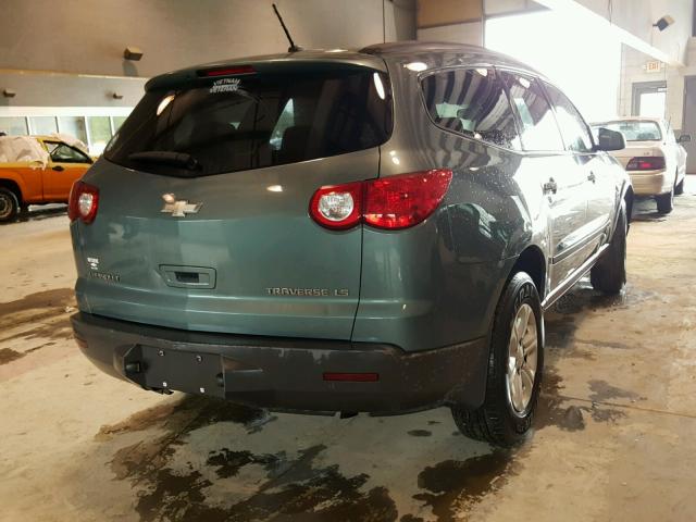 1GNER13DX9S173890 - 2009 CHEVROLET TRAVERSE L GRAY photo 4