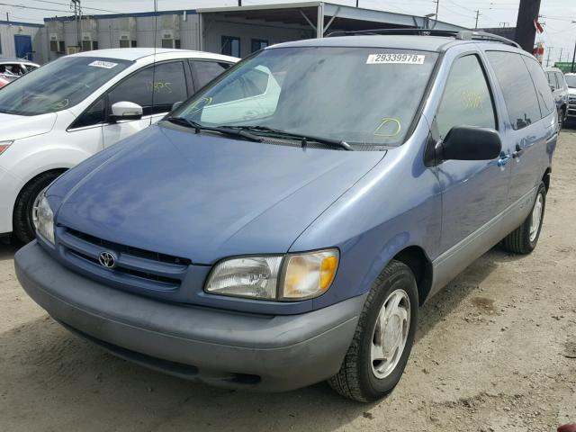 4T3ZF13C0WU052718 - 1998 TOYOTA SIENNA LE BLUE photo 2