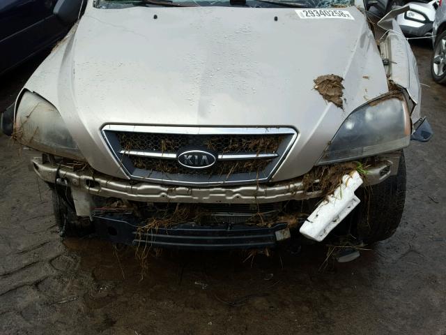 KNDJD733065633343 - 2006 KIA SORENTO EX GOLD photo 7