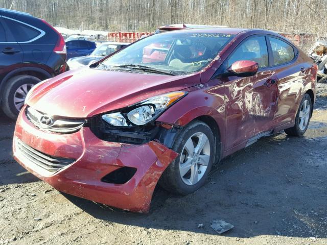 5NPDH4AEXDH400278 - 2013 HYUNDAI ELANTRA GL RED photo 2