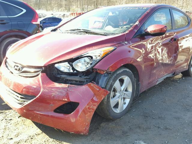 5NPDH4AEXDH400278 - 2013 HYUNDAI ELANTRA GL RED photo 9