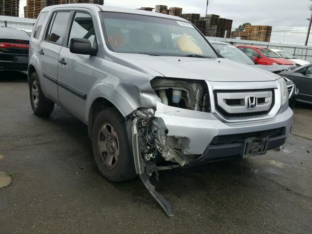 5FNYF3H21BB001610 - 2011 HONDA PILOT LX SILVER photo 1