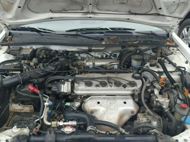 1HGCD7261VA016593 - 1997 HONDA ACCORD EX WHITE photo 7