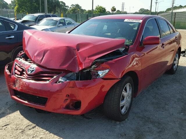 4T1BF3EK7BU689397 - 2011 TOYOTA CAMRY BASE RED photo 2