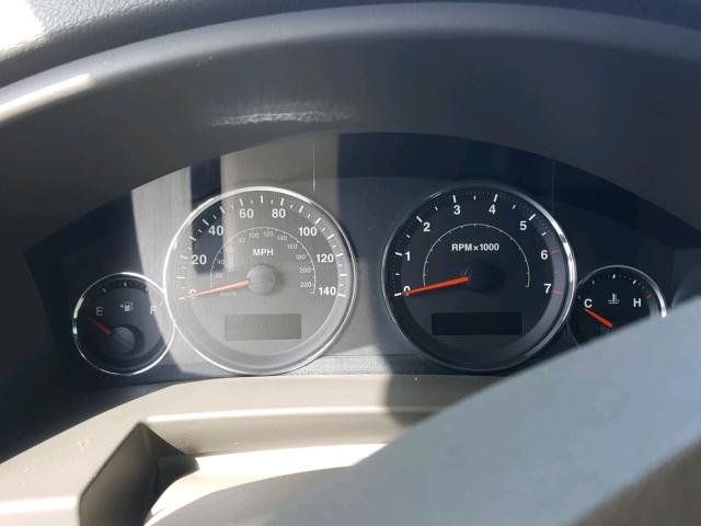 1J8HH48N28C242553 - 2008 JEEP COMMANDER GREEN photo 8