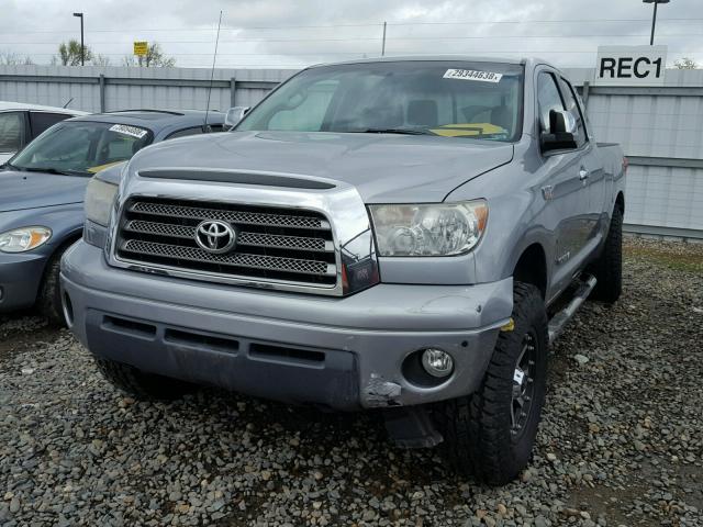 5TFBV58128X072664 - 2008 TOYOTA TUNDRA DOU GRAY photo 2