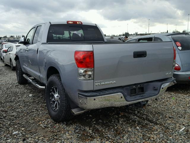 5TFBV58128X072664 - 2008 TOYOTA TUNDRA DOU GRAY photo 3