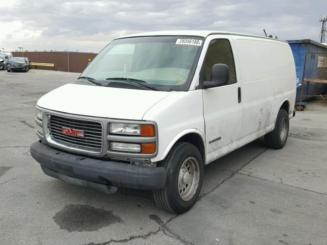 1GTHG35FXY1193678 - 2000 GMC SAVANA G35 WHITE photo 2