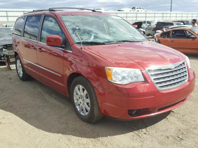 2A4RR5D15AR130287 - 2010 CHRYSLER TOWN & COU RED photo 1