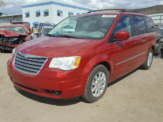 2A4RR5D15AR130287 - 2010 CHRYSLER TOWN & COU RED photo 2