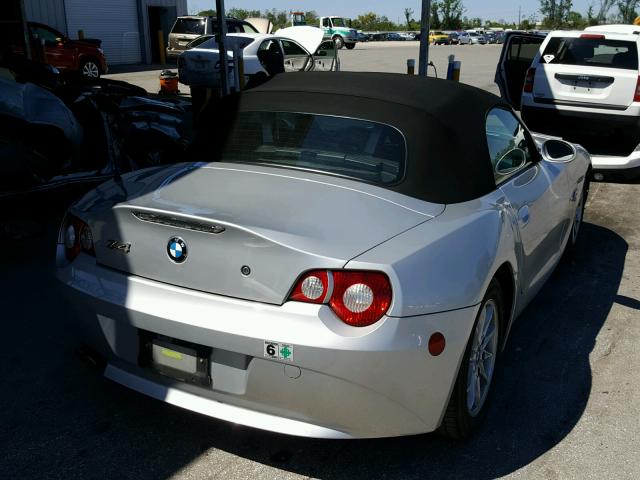 4USBT33595LS57327 - 2005 BMW Z4 2.5 SILVER photo 4