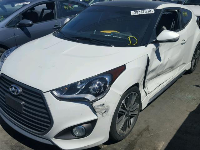 KMHTC6AE0GU291308 - 2016 HYUNDAI VELOSTER T WHITE photo 2