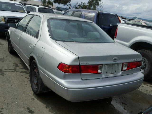 JT2BG22K0Y0513087 - 2000 TOYOTA CAMRY CE SILVER photo 3