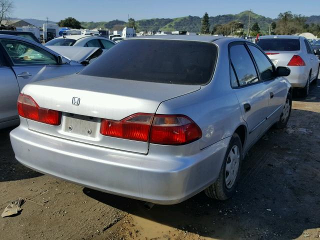 1HGCF8641WA224354 - 1998 HONDA ACCORD DX SILVER photo 4