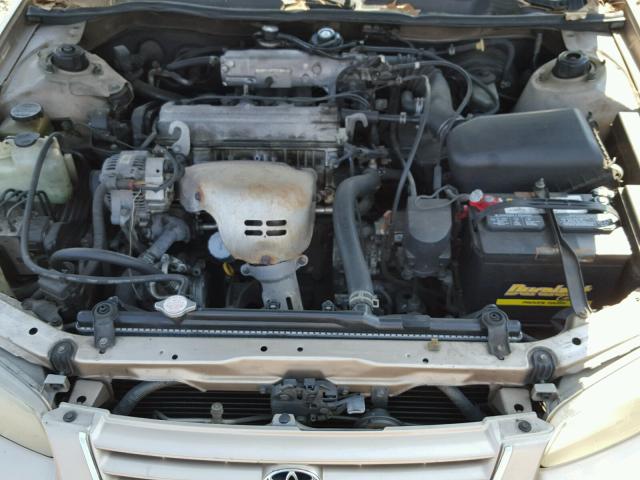 4T1BG22K3WU260145 - 1998 TOYOTA CAMRY CE GOLD photo 7