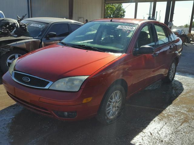 1FAFP34N45W187380 - 2005 FORD FOCUS ZX4 BURGUNDY photo 2