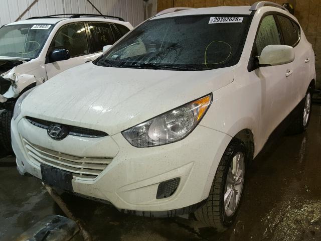 KM8JUCAC8BU270149 - 2011 HYUNDAI TUCSON GLS WHITE photo 2