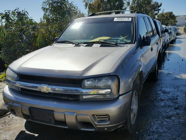 1GNDS13S682215985 - 2008 CHEVROLET TRAILBLAZE GRAY photo 2