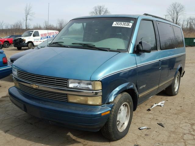 1GNDM19W1TB105858 - 1996 CHEVROLET ASTRO BLUE photo 2