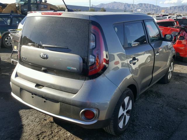 KNDJP3AE6H7019439 - 2017 KIA SOUL EV + GRAY photo 4