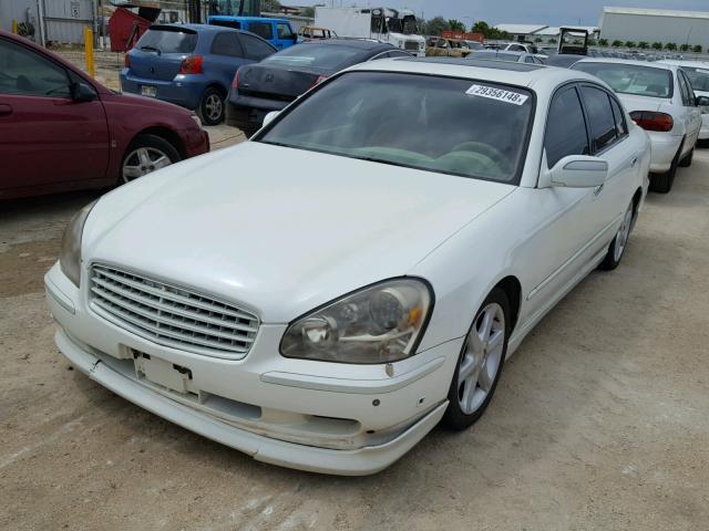 JNKBF01A12M003885 - 2002 INFINITI Q45 WHITE photo 2