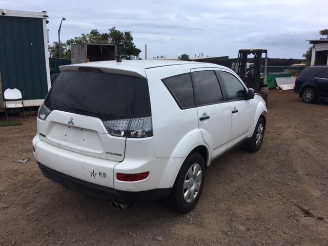 JA4MS31X07U011635 - 2007 MITSUBISHI OUTLANDER WHITE photo 4