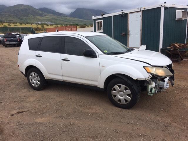 JA4MS31X07U011635 - 2007 MITSUBISHI OUTLANDER WHITE photo 9