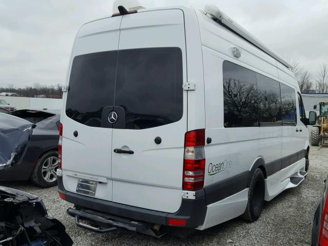 WD3PF4DD1E5891406 - 2014 MERCEDES-BENZ SPRINTER 3 WHITE photo 4