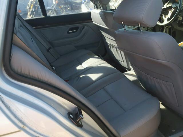 WBADS434X2GE10591 - 2002 BMW 525 IT AUT SILVER photo 6