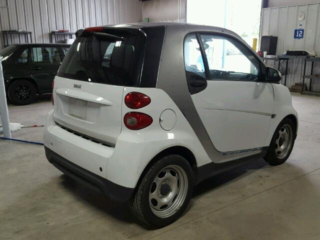 WMEEJ3BA3DK654335 - 2013 SMART FORTWO TWO TONE photo 4