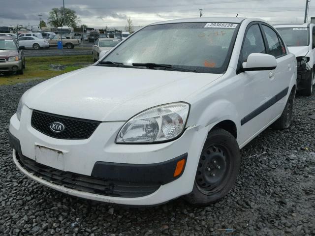 KNADE223296504725 - 2009 KIA RIO BASE WHITE photo 2