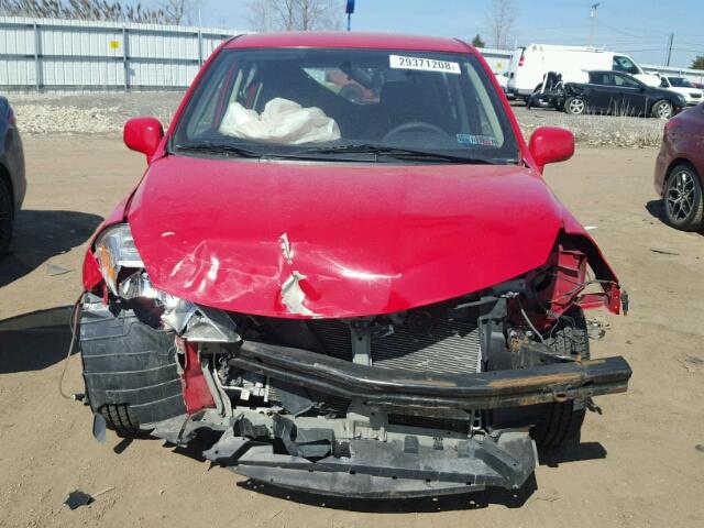 3N1BC1CP9BL433887 - 2011 NISSAN VERSA S RED photo 9