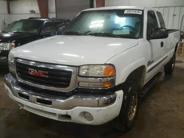 1GTHK29134E100915 - 2004 GMC SIERRA K25 WHITE photo 2