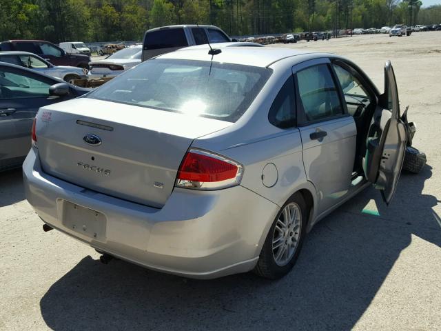 1FAHP35N49W142422 - 2009 FORD FOCUS SE GRAY photo 4