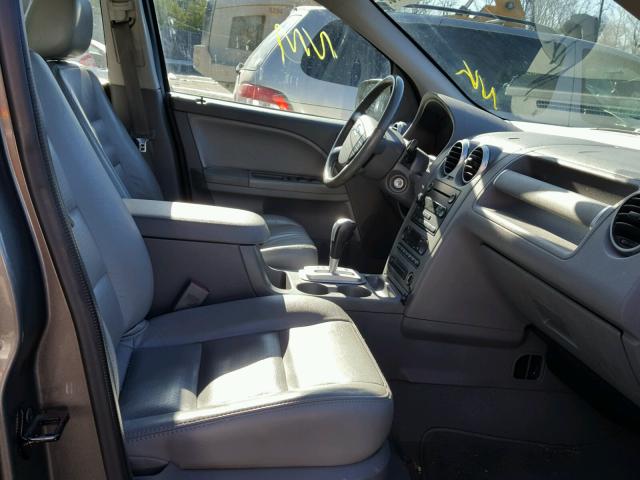 1FMDK05196GA42160 - 2006 FORD FREESTYLE GRAY photo 5