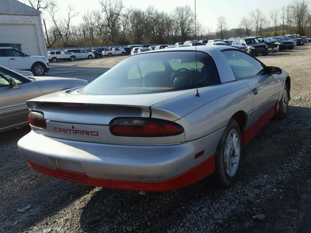 2G1FP22K2T2138019 - 1996 CHEVROLET CAMARO BAS TWO TONE photo 4