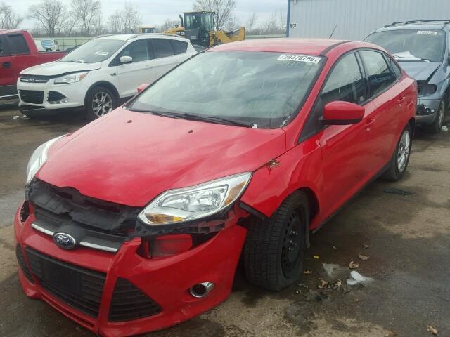 1FAHP3F27CL151905 - 2012 FORD FOCUS SE RED photo 2