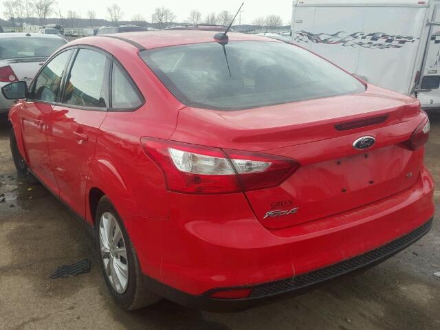 1FAHP3F27CL151905 - 2012 FORD FOCUS SE RED photo 3