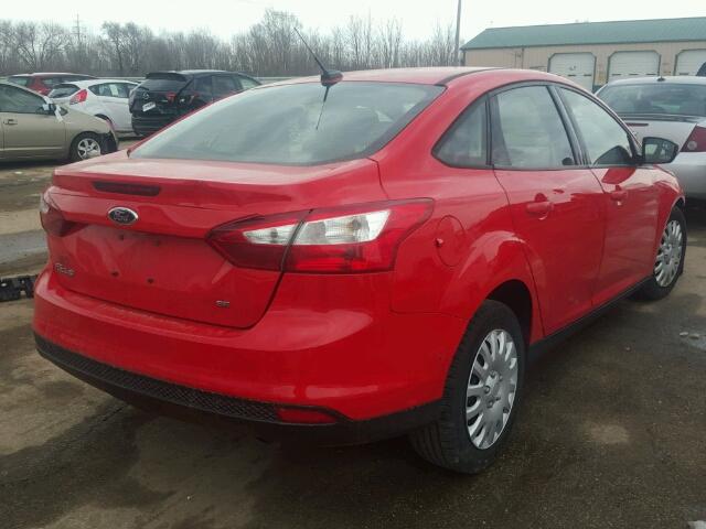 1FAHP3F27CL151905 - 2012 FORD FOCUS SE RED photo 4