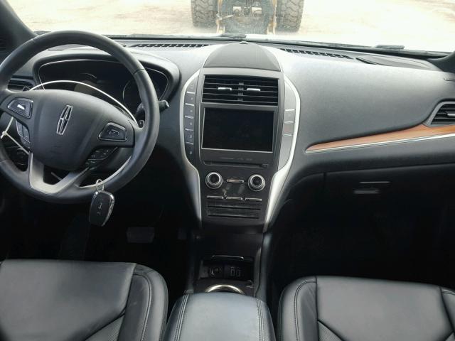 5LMCJ2D90HUL02609 - 2017 LINCOLN MKC SELECT SILVER photo 9