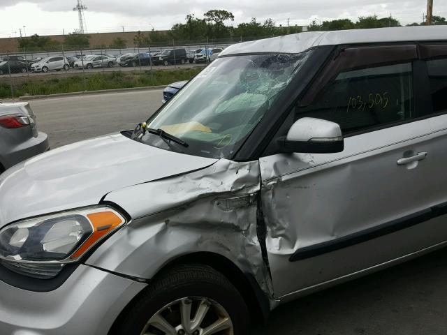 KNDJT2A63C7459481 - 2012 KIA SOUL + SILVER photo 9