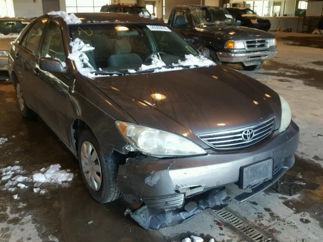 4T1BE32K15U990601 - 2005 TOYOTA CAMRY LE SILVER photo 1