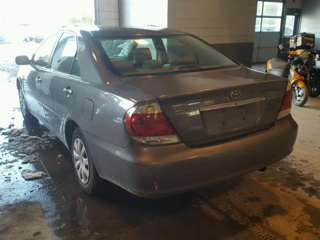 4T1BE32K15U990601 - 2005 TOYOTA CAMRY LE SILVER photo 3