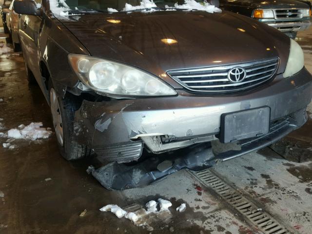 4T1BE32K15U990601 - 2005 TOYOTA CAMRY LE SILVER photo 9