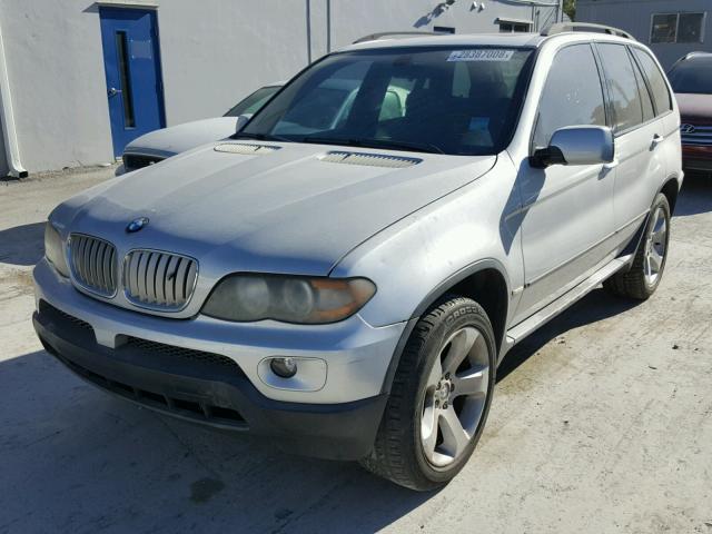 5UXFB53595LV10067 - 2005 BMW X5 4.4I SILVER photo 2