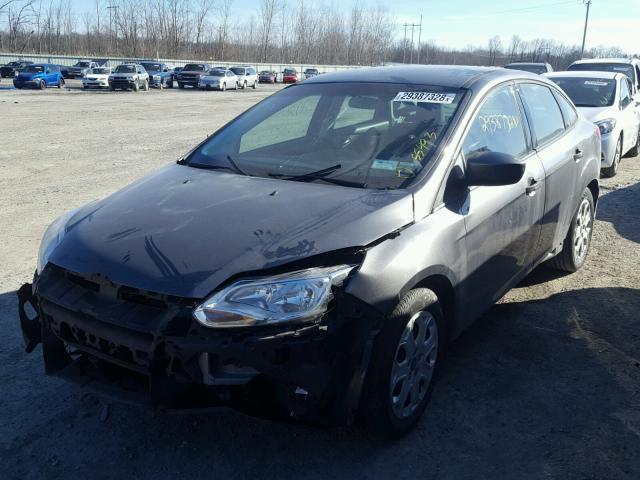 1FAHP3F27CL127894 - 2012 FORD FOCUS SE SILVER photo 2