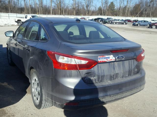 1FAHP3F27CL127894 - 2012 FORD FOCUS SE SILVER photo 3