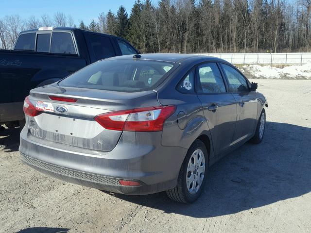 1FAHP3F27CL127894 - 2012 FORD FOCUS SE SILVER photo 4