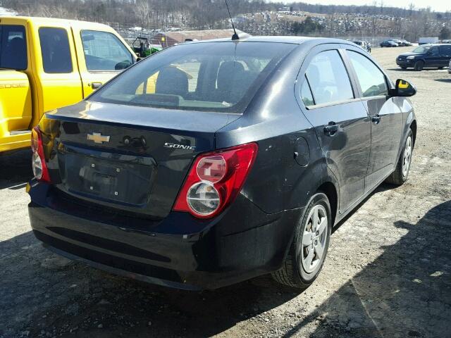 1G1JB5SH4F4157250 - 2015 CHEVROLET SONIC LS 黑色 照片 4